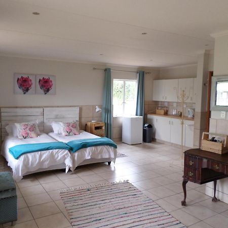 Out Of Nature Country Lodge Windhoek Esterno foto