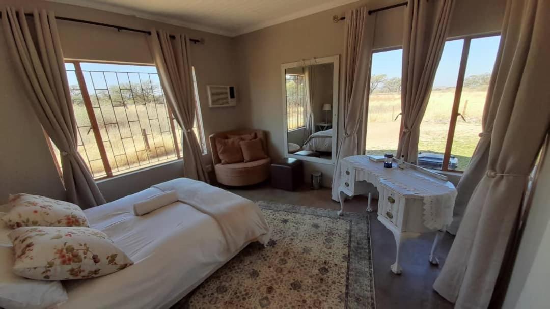 Out Of Nature Country Lodge Windhoek Esterno foto
